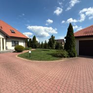 Dom na sprzedaż